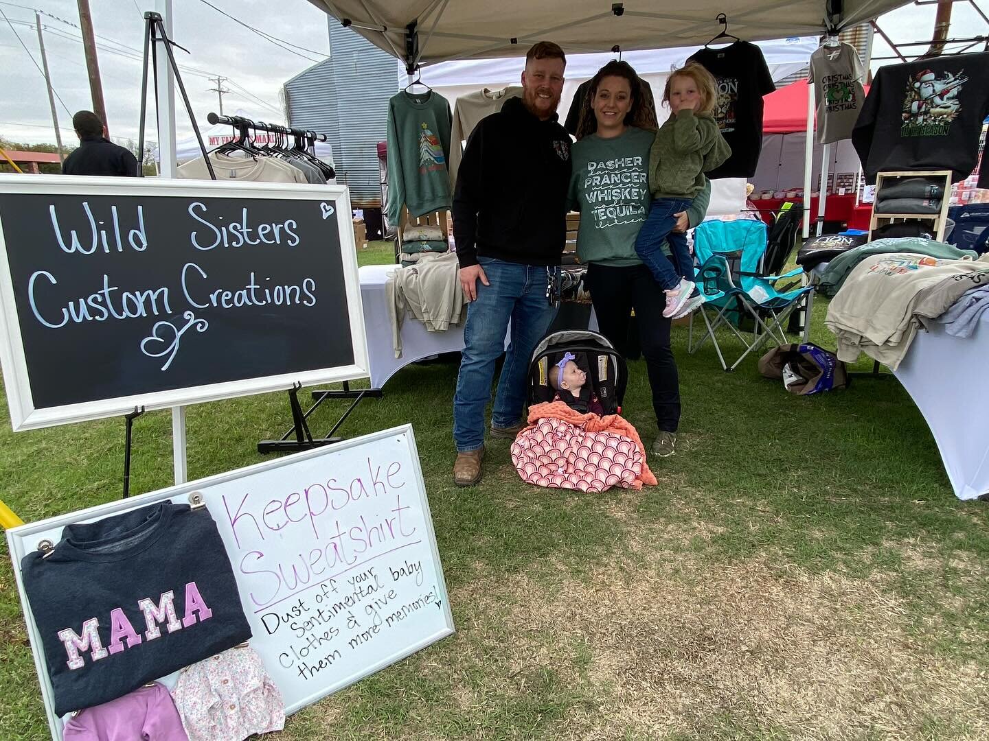 Shop the Downtown Forney Market today till 3pm! Featuring holiday artisan made gifts and products! #forneytx #artisanmarket #artisanmade #forneyarts #forneyfamily