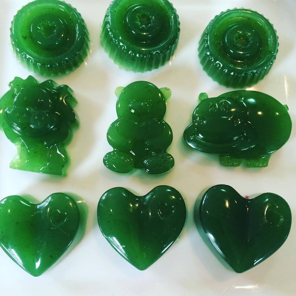 green gummy.jpg