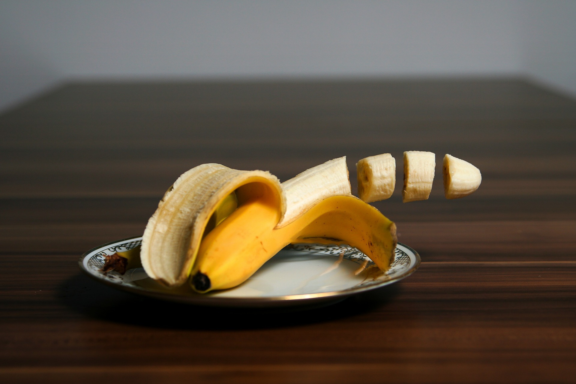 banana-344361_1920.jpg
