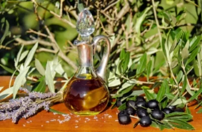 olive-oil-1596417_1920.jpg