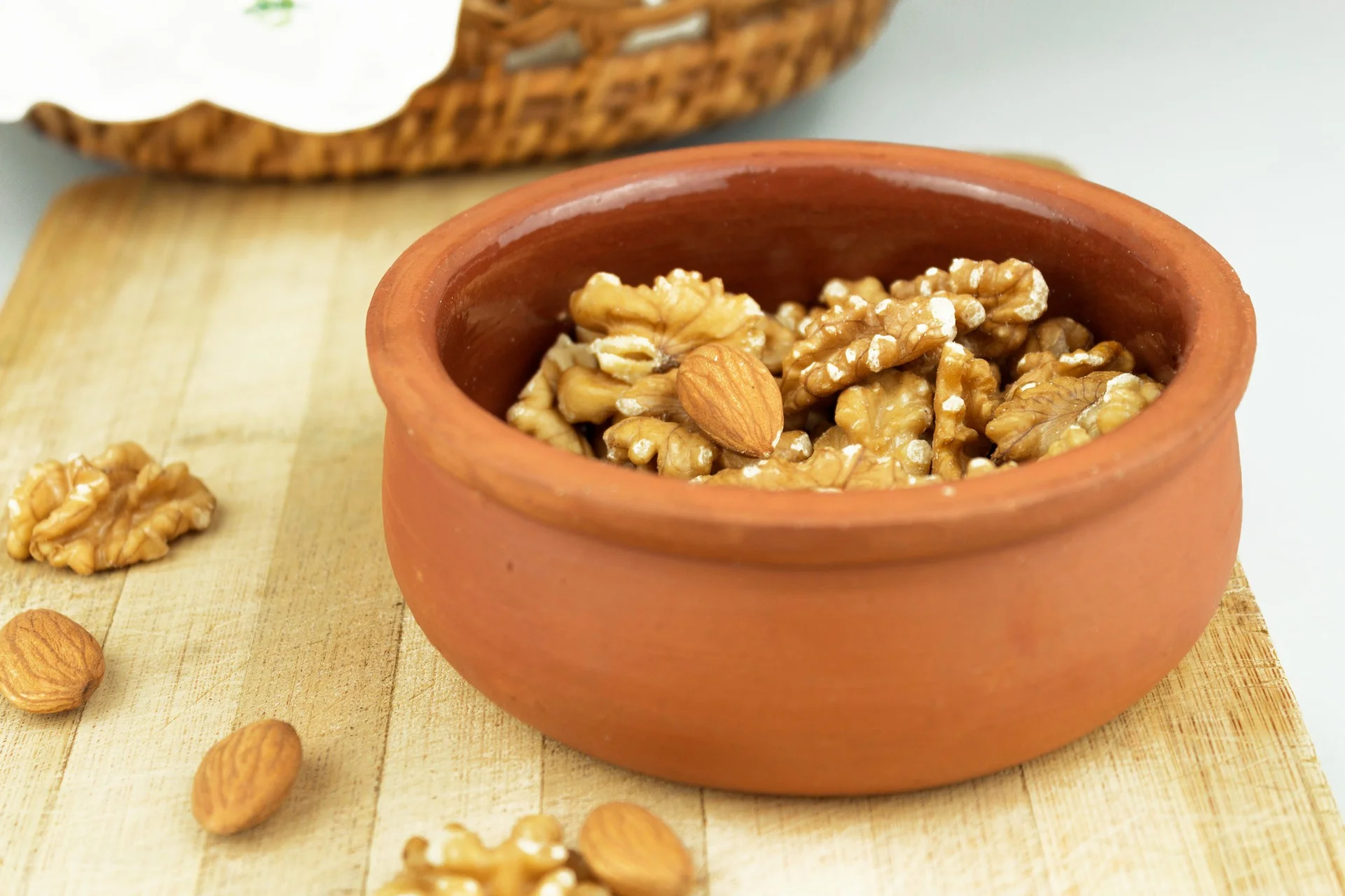 walnut-1922881_1920.jpg
