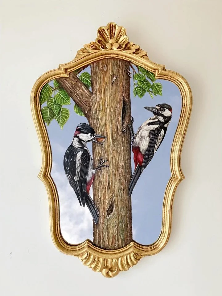 &ldquo;Duo de pics&rdquo; Appret pour carroserie, acrylique et encre de Chine sur miroir, 50x33cm - Voici l&rsquo;une des &oelig;uvres r&eacute;alis&eacute;es directement sur miroir, pr&eacute;sent&eacute;e ce soir lors du vernissage de ma nouvelle e
