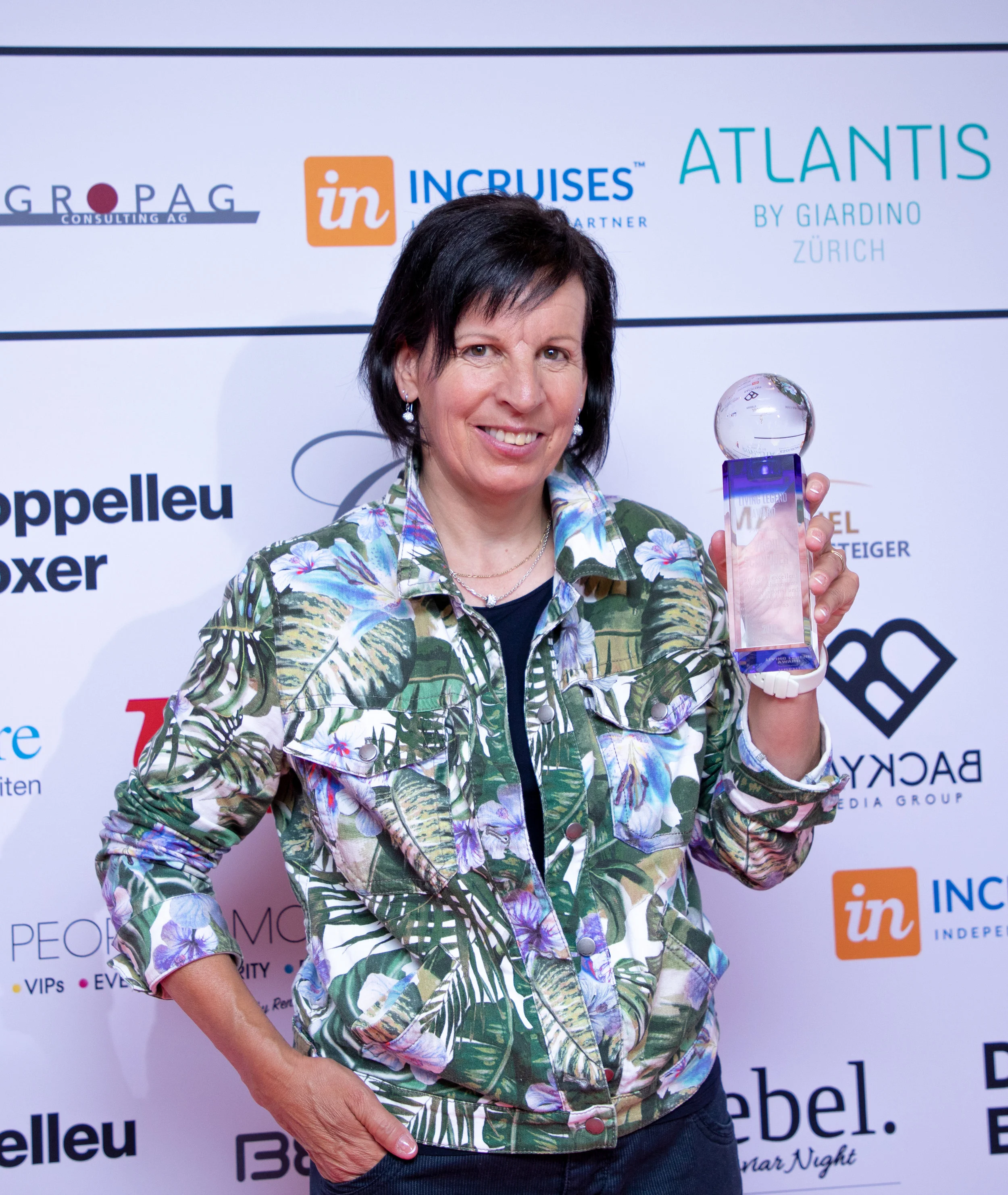 rc18_livinglegend_vrenischneider_redcarpet.jpg
