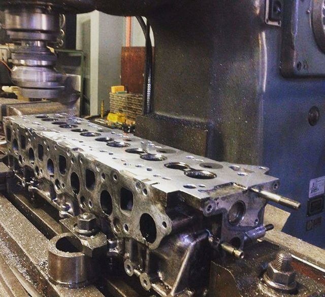 #machining #cylinderhead #deadflat #6cylinderdiesel #nissan #enginerebuild