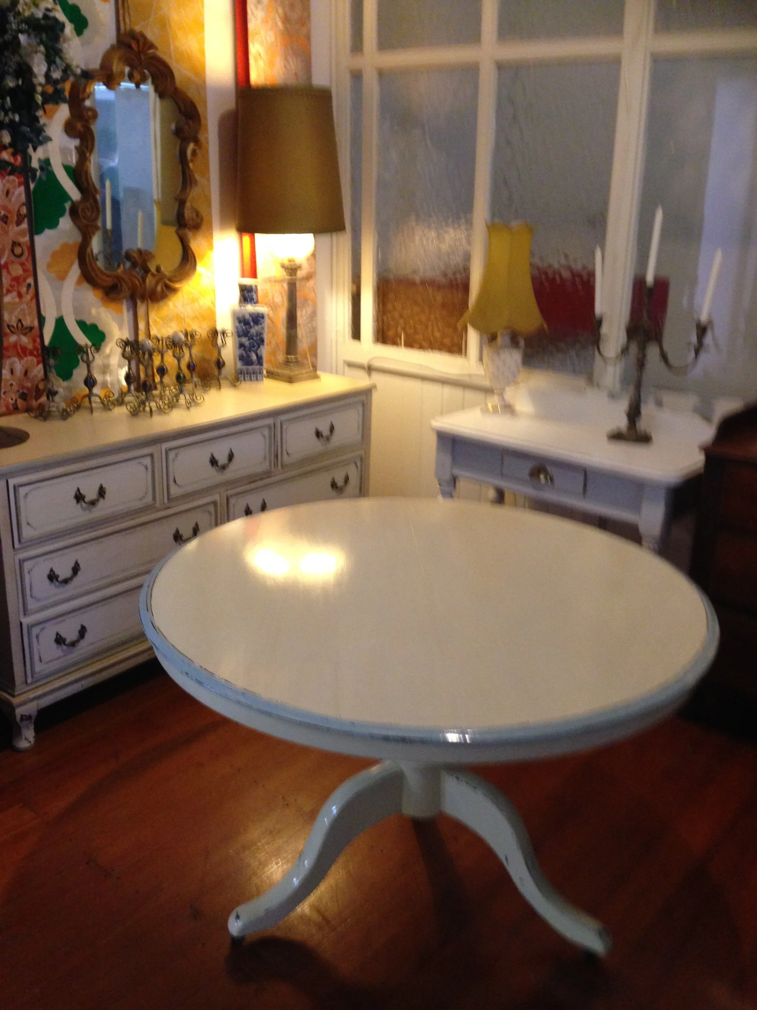 French Provincial Style Round Table 