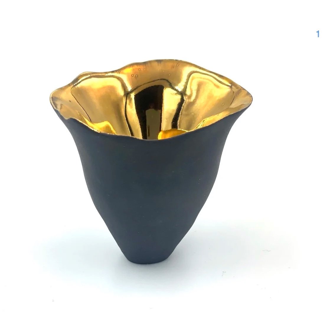 Penny-Little-Ceramics-Black-and-gold-tulip-1.jpg