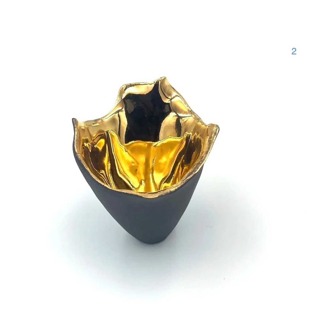 Penny-Little-Ceramics-Black-and-gold-tulip-2-c.jpg