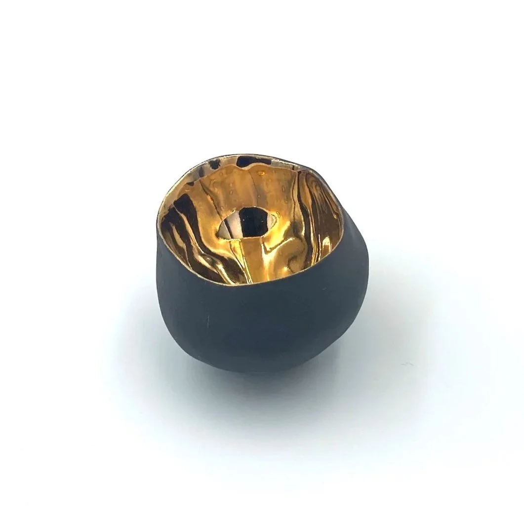 Penny-Little-Ceramics-Black-and-gold-pebble-bowl-d.jpg