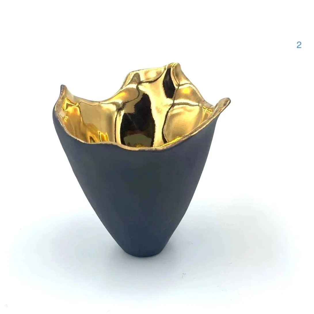 Penny-Little-Ceramics-Black-and-gold-tulip-2-a.jpg