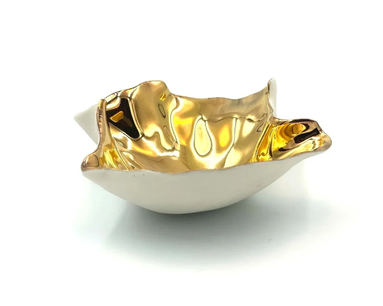 Penny-Little-Ceramics-White-and-gold-statement-piece-2.jpg