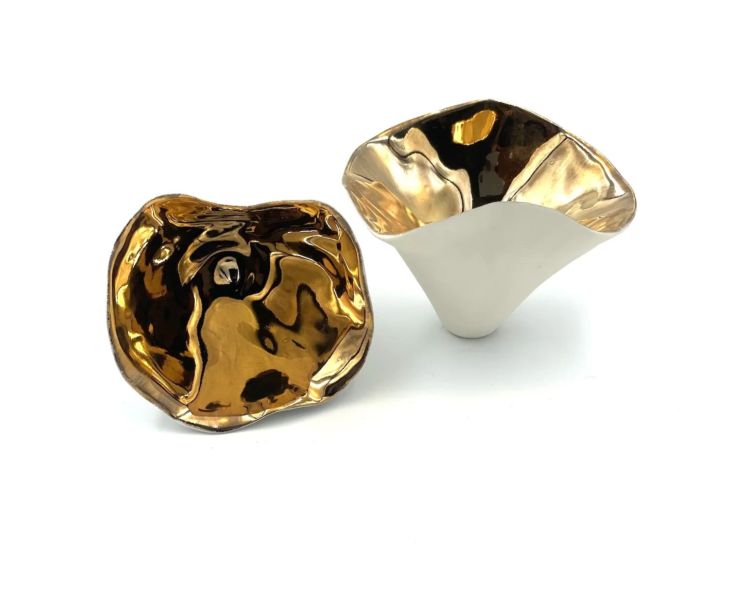 Penny Little Ceramics White Porcelain and Gold Lustre Tulip form 8098.jpg