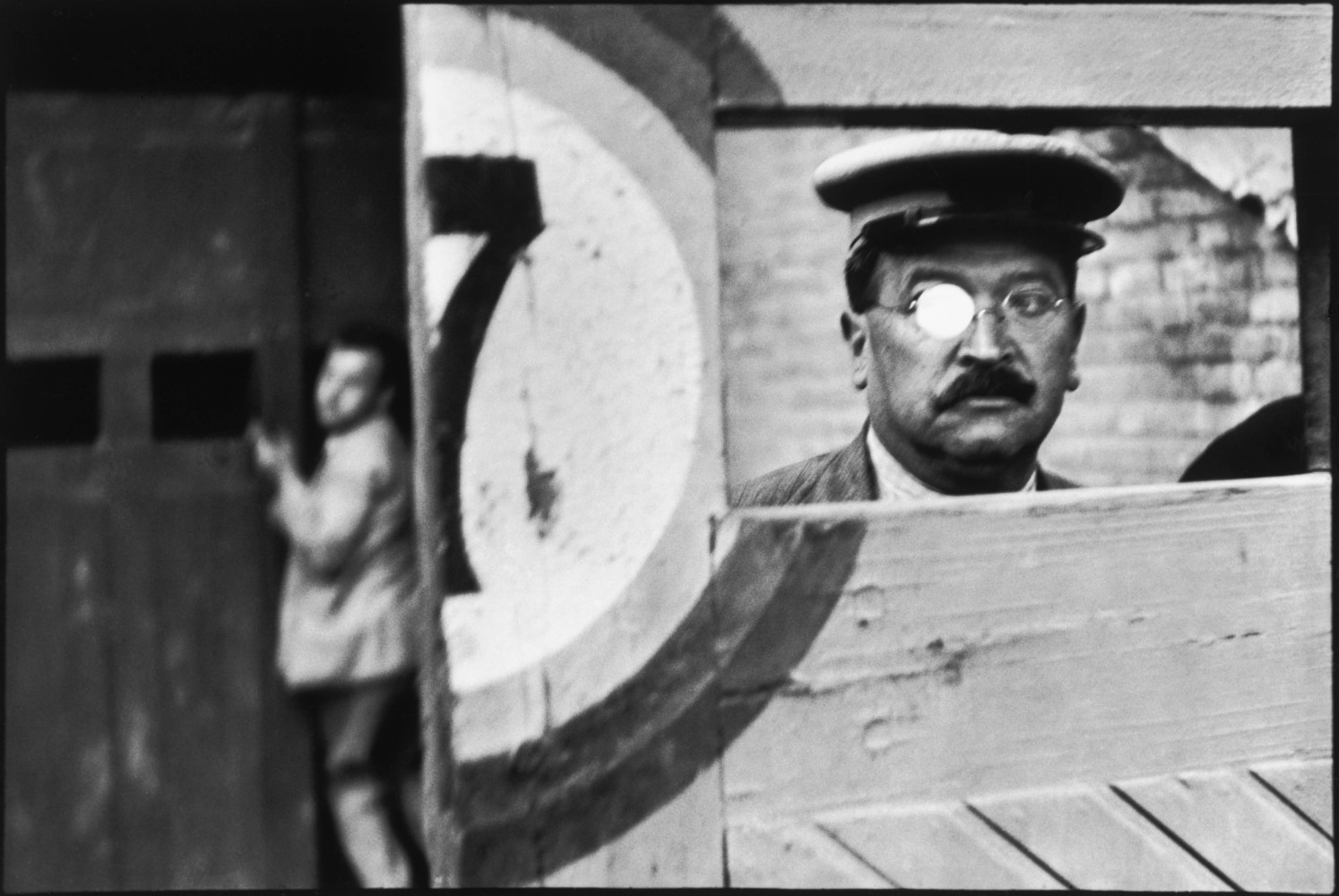 © Henri Cartier-Bresson | Magnum Photos I have never seen like this. I will never see like this. I fill this sadness with objects.