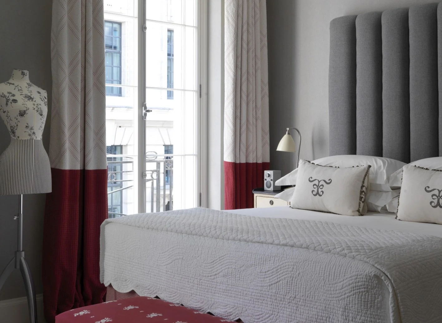 luxury-bedroom-20131017031937.jpg