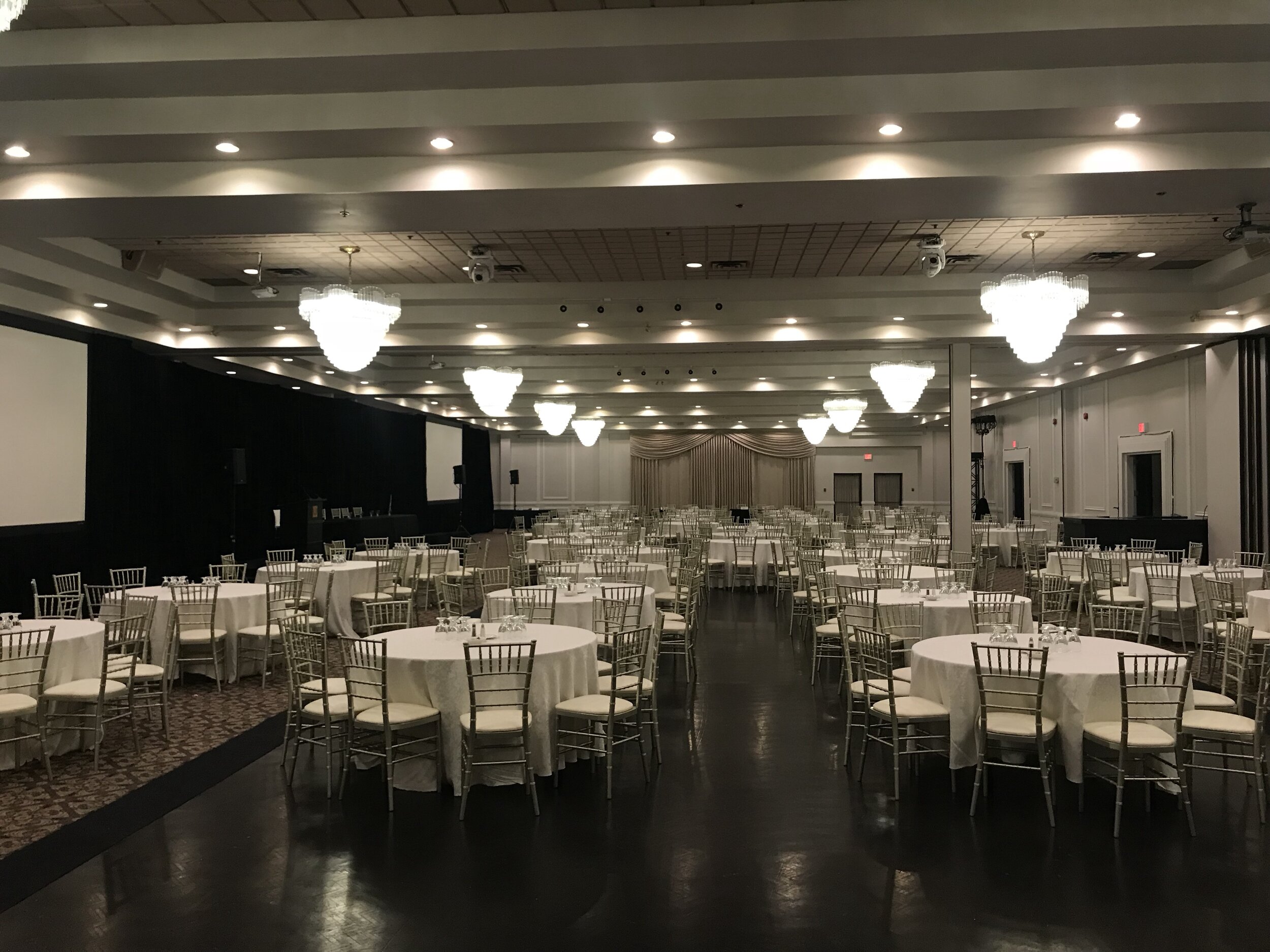 banquet-mississauga-banquet-hall-halls-venue-venues-wedding-corporate-conference-event (2).jpg