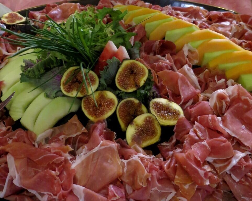 9-ANTIPASTO-BAR-MISSISSAUGA-wedding-venue-weddings-banquet-catering.jpg