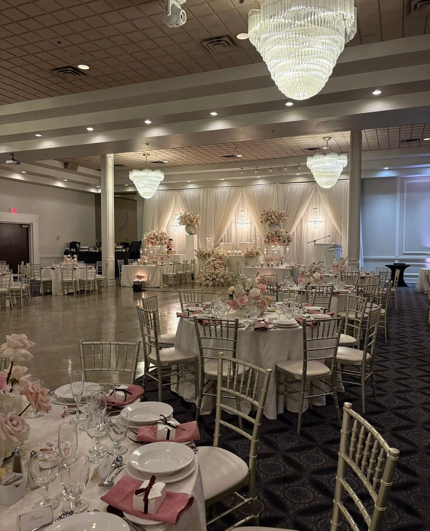 A setting as unforgettable as your love story.⁠
⁠
⁠
.⁠
.⁠
.⁠
.⁠
.⁠
⁠
#weddingreception #weddingday #bride #luxurywedding #weddingwire #brideandgroom #wedding #weddinginspiration #bridetobe #weddingideas #instawedding #weddings #weddingplanning #weddi