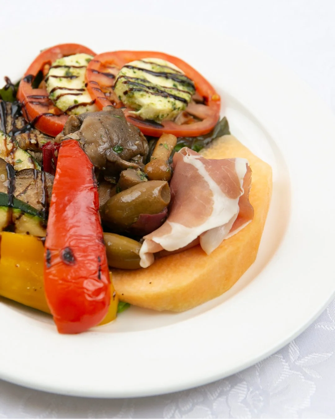 Each dish is crafted to impress guests without being overdone. Simple, modern, and delicious.⁠
⁠
⁠
.⁠
.⁠
.⁠
.⁠
.⁠
.⁠
⁠
#MississaugaVenue #CulinaryCuisine #WeddingFood #CorporateEvents #MississaugaGrand