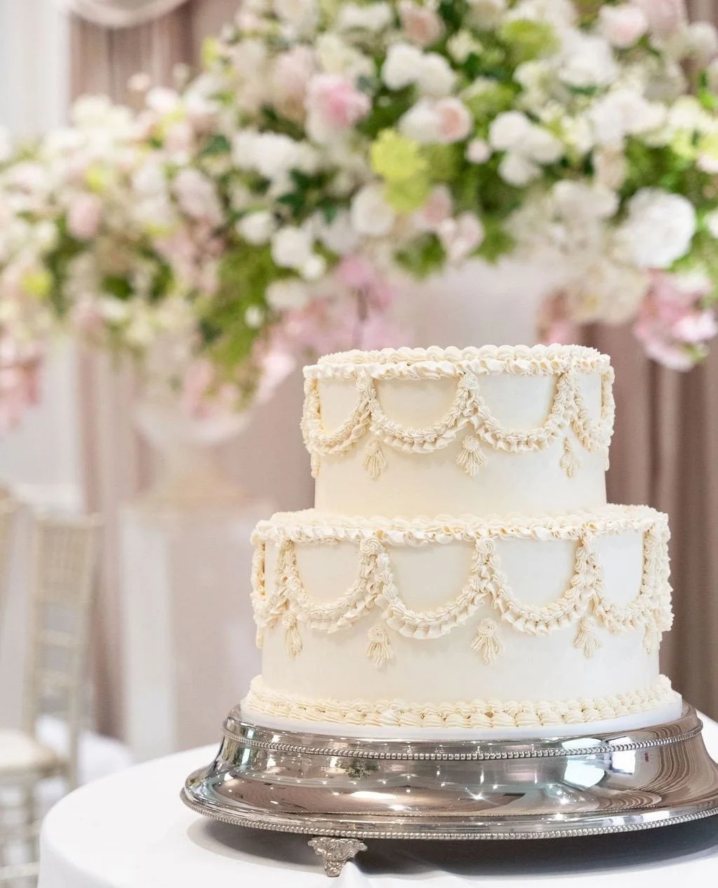 The sweetest detail of the day.⁠
⁠
@rayisweddings⁠
@shirleysweetcreations⁠
⁠
⁠
.⁠
.⁠
.⁠
.⁠
.⁠
⁠
#weddingday #mississaugavenues #weddingvenue #MississaugaGrand