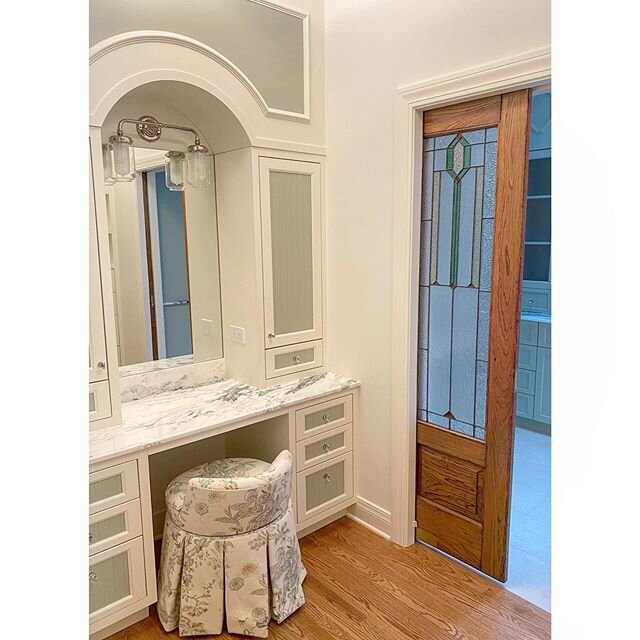 Cabinetry done and getting ready to move in... When making yourself pretty it helps to be sitting in a pretty space! Hope this custom vanity and stool do the trick. #sittingpretty #architectureanddesign #traditionalinbarracks #traditionalbutfresh #ca