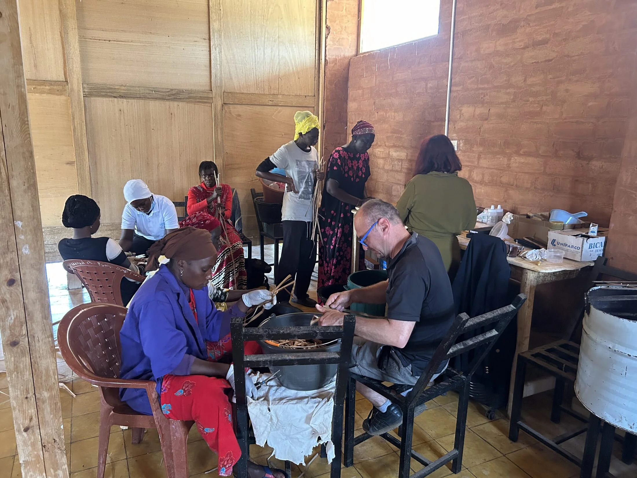 L'atelier en activité, le geste collectif