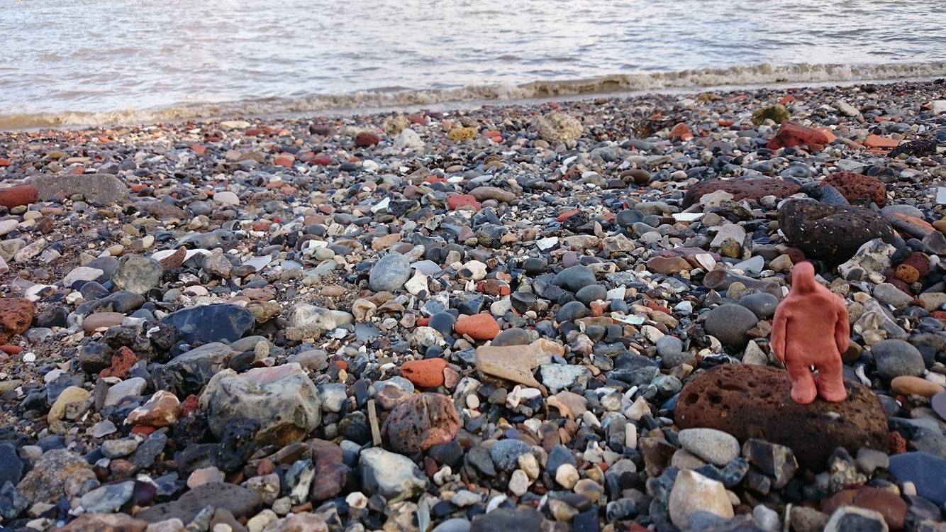 Place 4 - The Thames Good, Reminds me of home being by the sea, relaxed Calm. Shape colour: Bright / Glowing