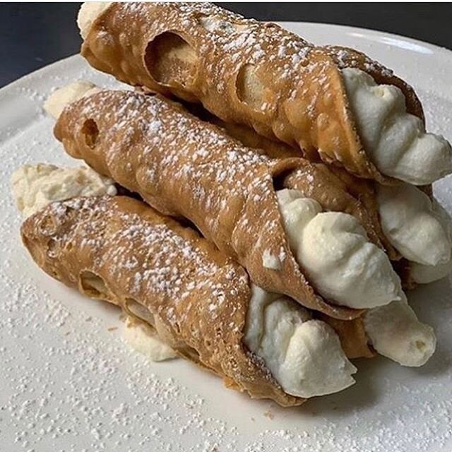End your meal with a Millie&rsquo;s Cannoli😍 Filled with home-made Cannoli Cream! #cannoli #dessert #morristown #milliesoldworld
.
.
.
#pizza #meatballs #newjersey #eatnewjersey #newjerseyfood #njeats #njrestaurant #foodlover #woodfired #coalfired #