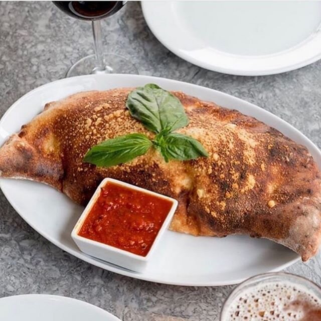 Millie's Coal Fired Calzone🔥 Once you try it you&rsquo;ll be craving more🙌🏻 #calzone #italianrestaurant #milliesoldworld
.
.
.
#pizza #meatballs #morristown #eatnewjersey #newjerseyfood #njeats #njrestaurant #foodlover #woodfired #coalfired #foodi