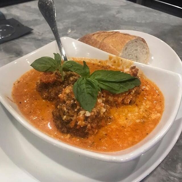 Our Famous Millie&rsquo;s Meatballs! Choose between vodka or marinara sauce and top them off with homemade fresh mozzarella 😍🤤 #meatballs #famousmeatballs #milliesmeatballs #italianfood #morristown #milliesoldworld
.
.
.
#pizza #meatballs #newjerse