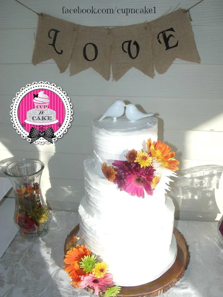 rustic wedding cake.jpg