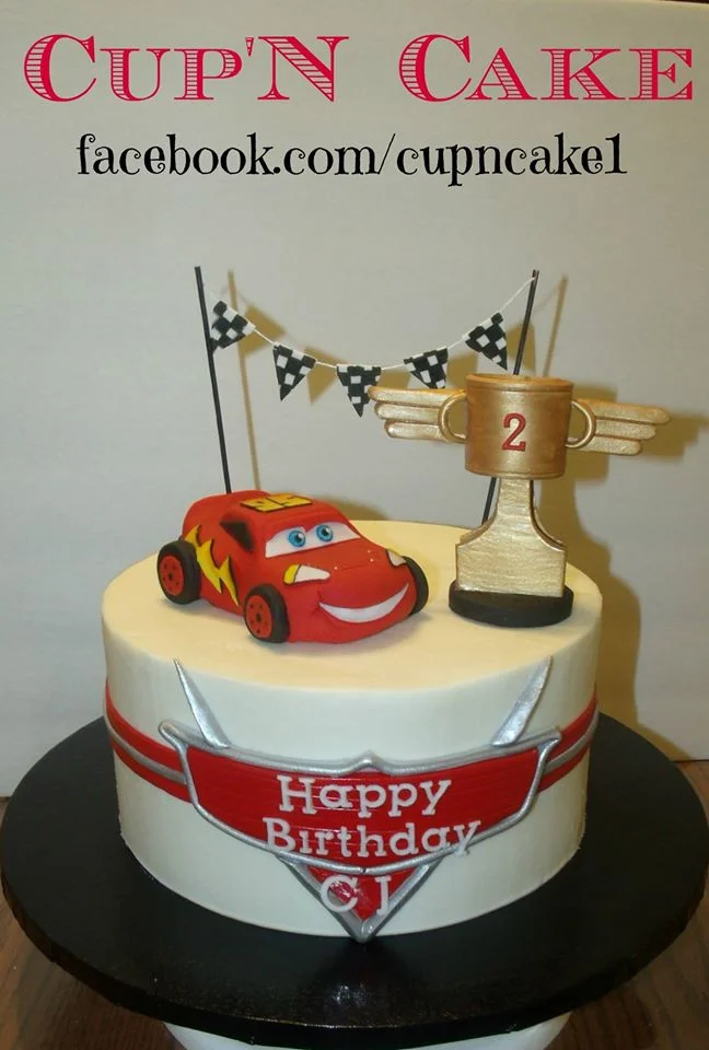 lightning mcqueen cake cupncake-1.jpg