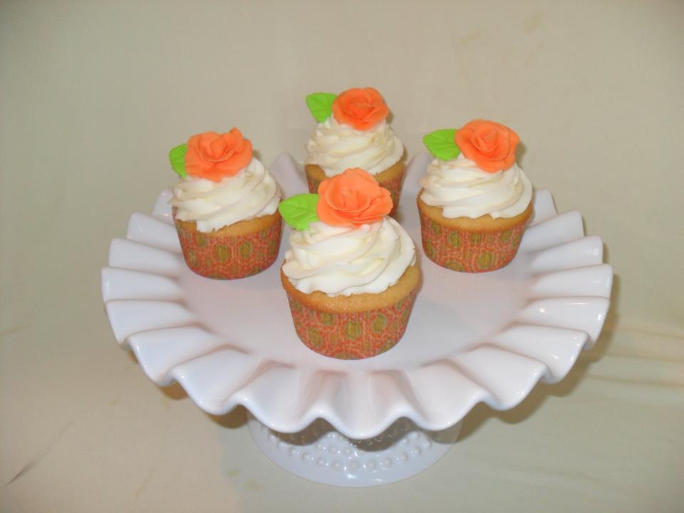 orange rose cupcakes.jpg