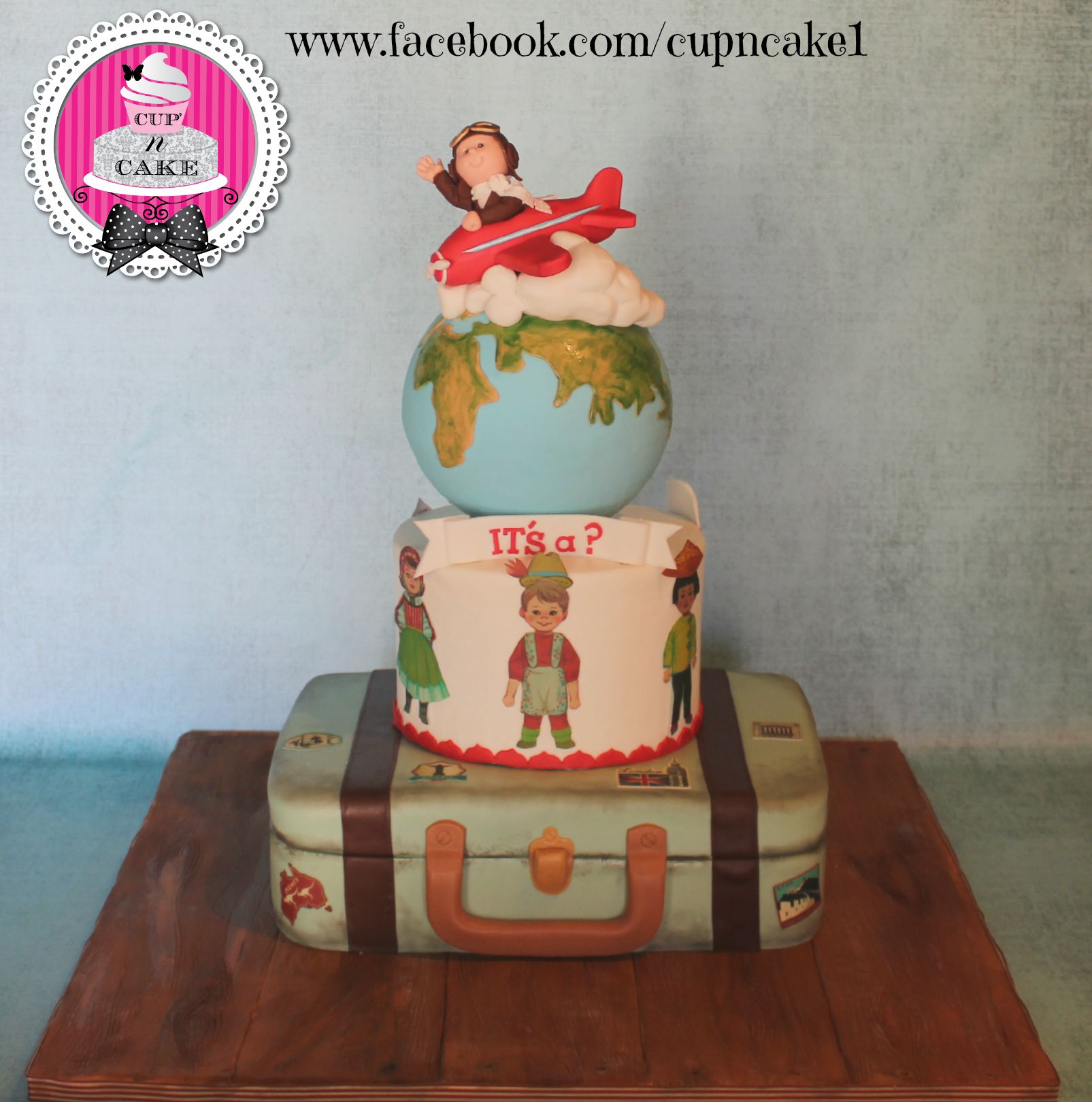 little traveller baby shower cake.jpg