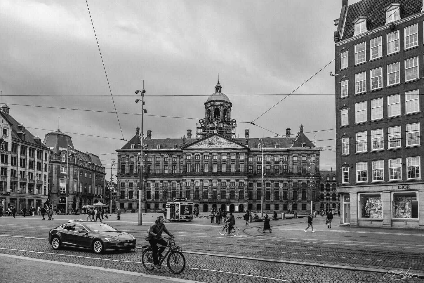 [10 images]
Hauling my full-size camera around the crowded tourist areas in Amsterdam paid off. Getting up a little earlier than everyone else didn&rsquo;t hurt either. First lesson learned for travels: get a more competent small camera, and that&rsq