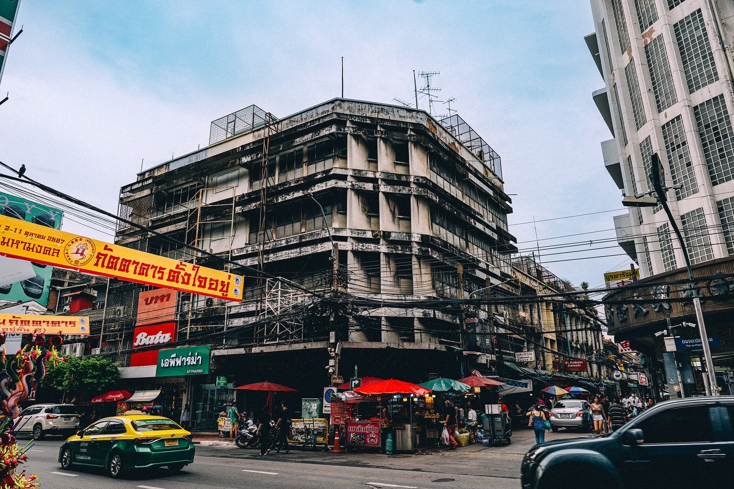 8 images from my last day in #Bangkok #Thailand - #Chinatown 

#travelphotography #nikon #nikonz9 #streetphotography