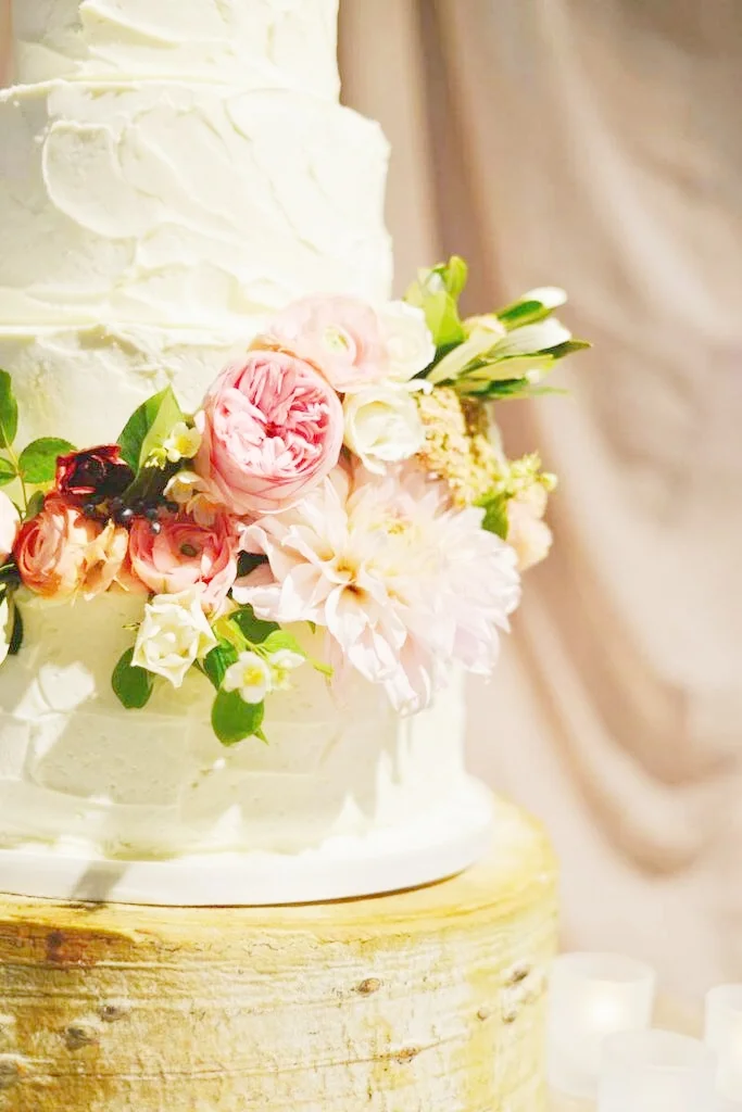 Sundance- Utah-wedding-cake-17.jpeg