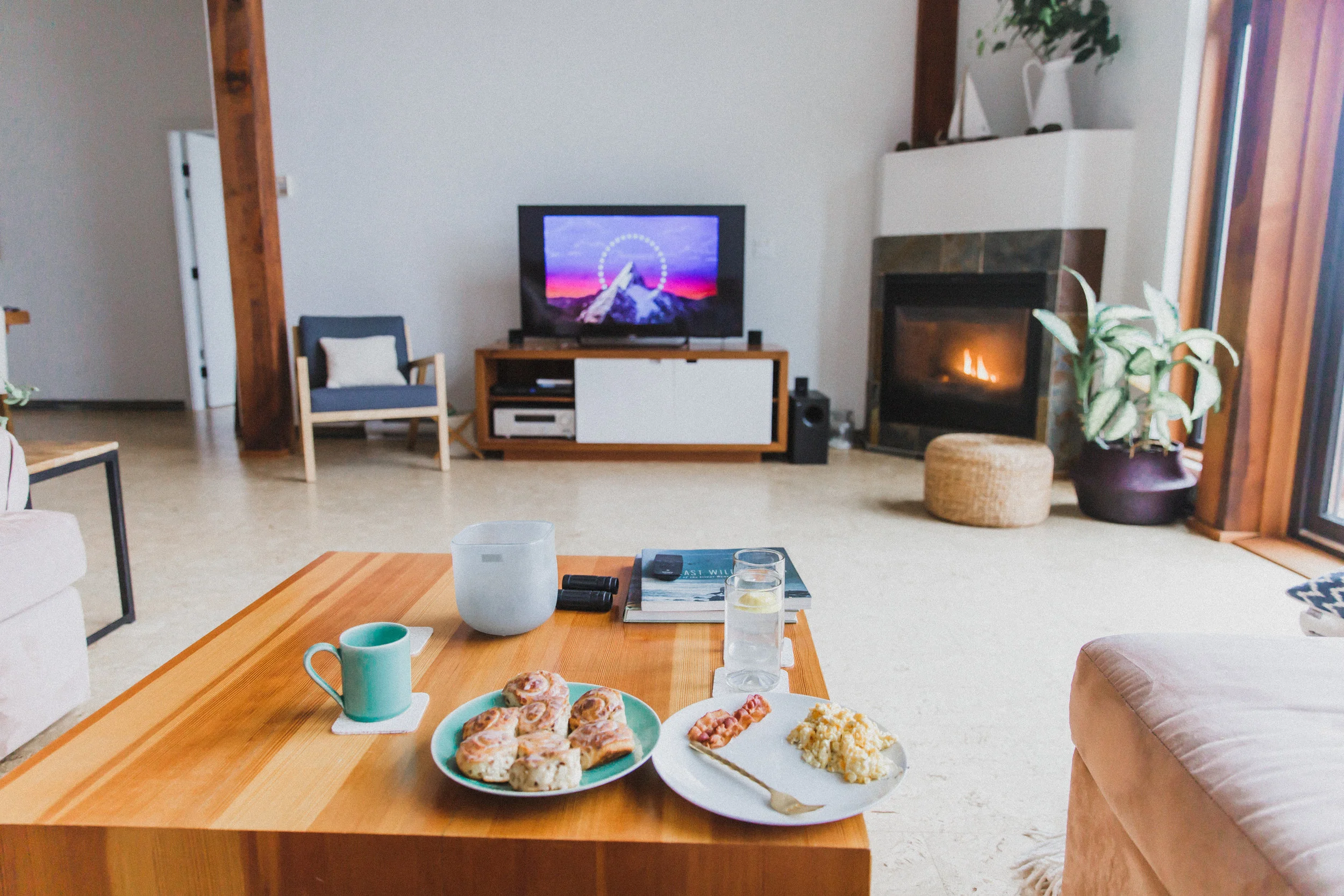 We had the best the first day at our second air bnb! We explored so much at the first location that we were pretty exhausted. The new place had such an amazing view that we justified only leaving to pick up some local seafood to grill for dinner. 