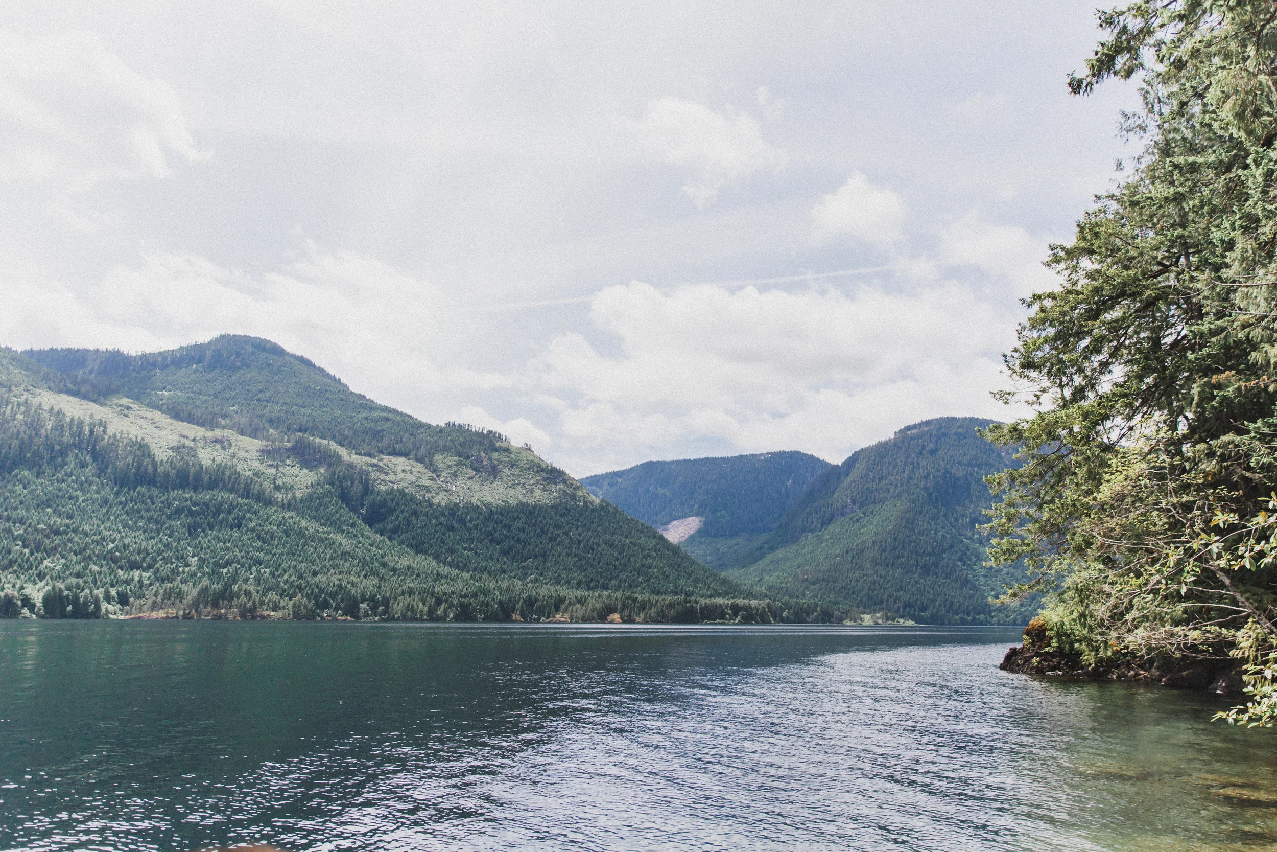 We stopped at this gorgeous lake on our way to the airport.