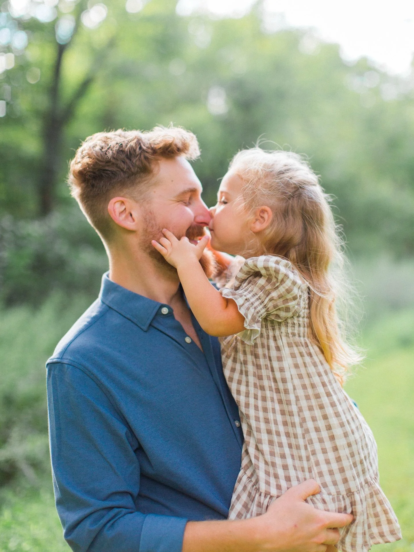 The Bruemmer Family was a DELIGHT. They are the sort of people who feel like old friends only 5 minutes after meeting them! We read books, frolicked in the field, waded into the creek and captured their NOW. I just love my job!

#babyphotography #pap