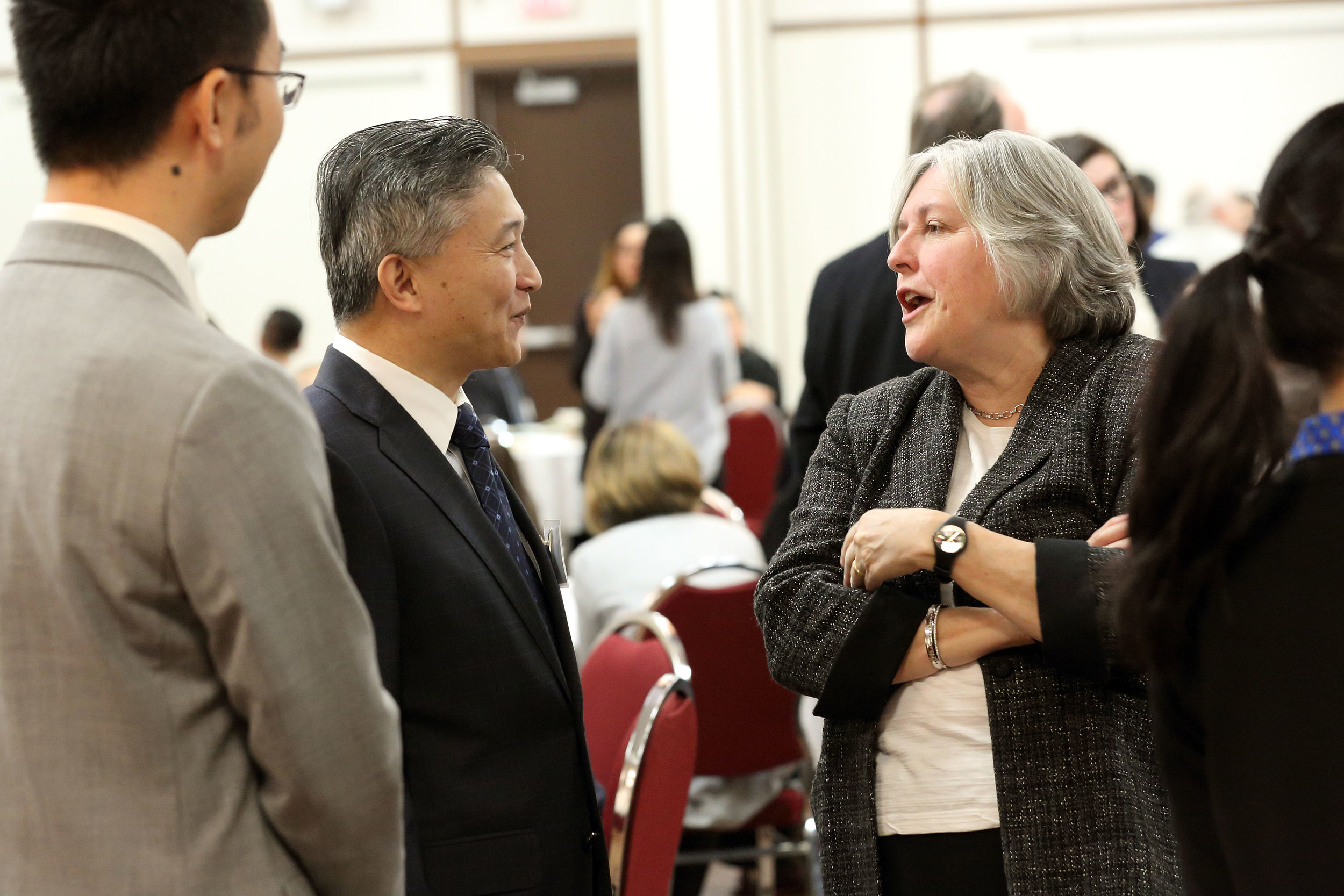   Minister and Counsellor Xia Xang, Embassy of the People’s Republic of China to Canada, with Dean Pat Bradshaw, Sobey School of Business  