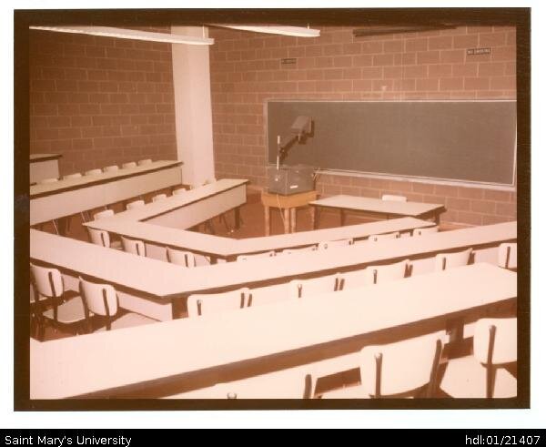 Classroom__in Loyola 1971.jpg