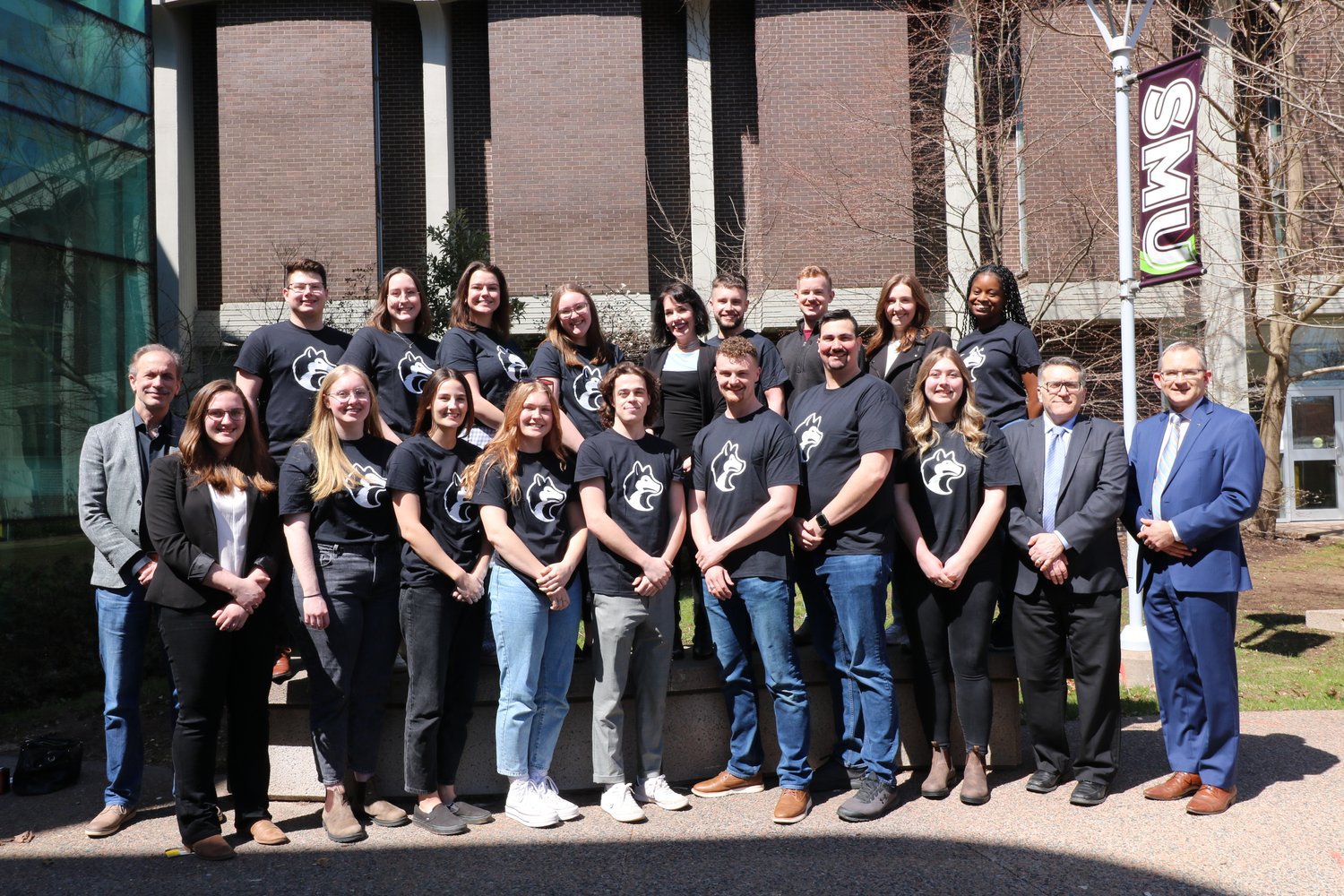  President Summerby-Murray and Dr. Malcolm Butler, VPAR, wished the students and program coordinators well before leaving for Northern Ireland. 