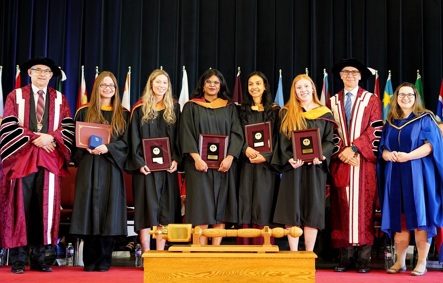  President Summerby-Murray, Chancellor Durland, Dean Francis with Science Gold Medal winners and Governor General’s Medal winner 