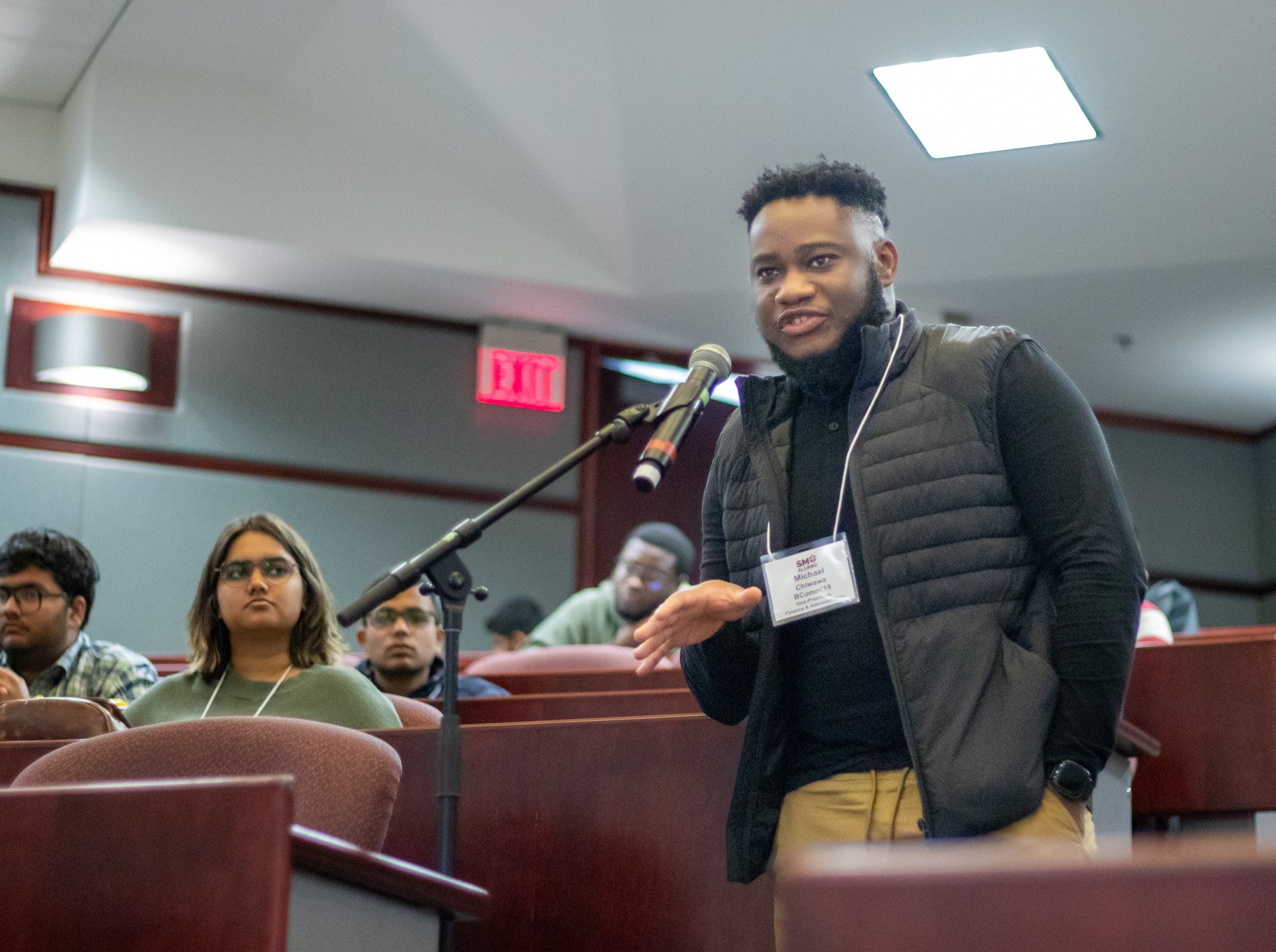  Alumni sparked discussion at the Artificial Intelligence panel event.  