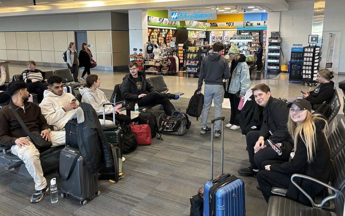  Model UN team in the airport heading to New York 