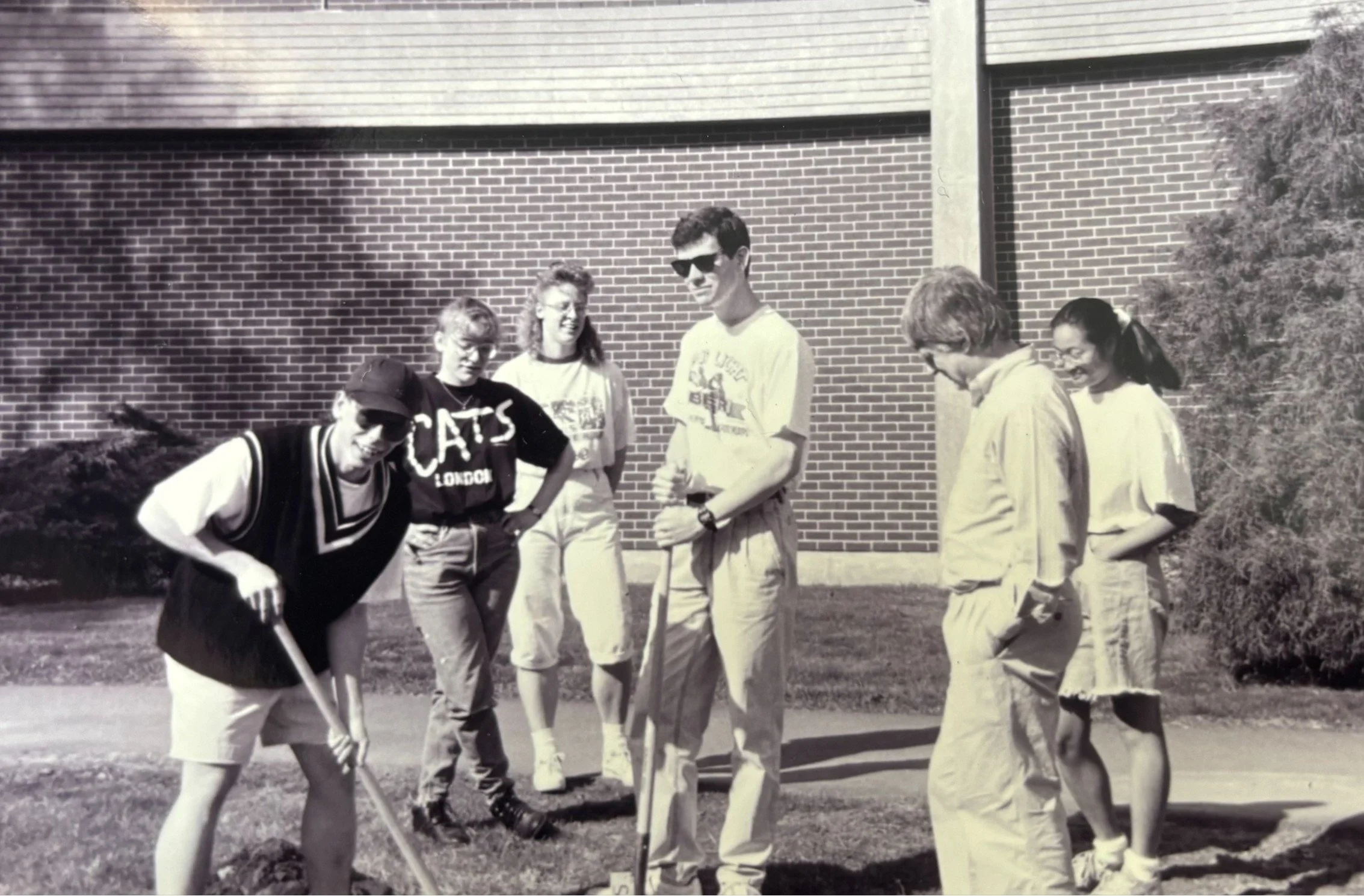 Student technicians and faculty members help with the campus greening project in the early 1990’s