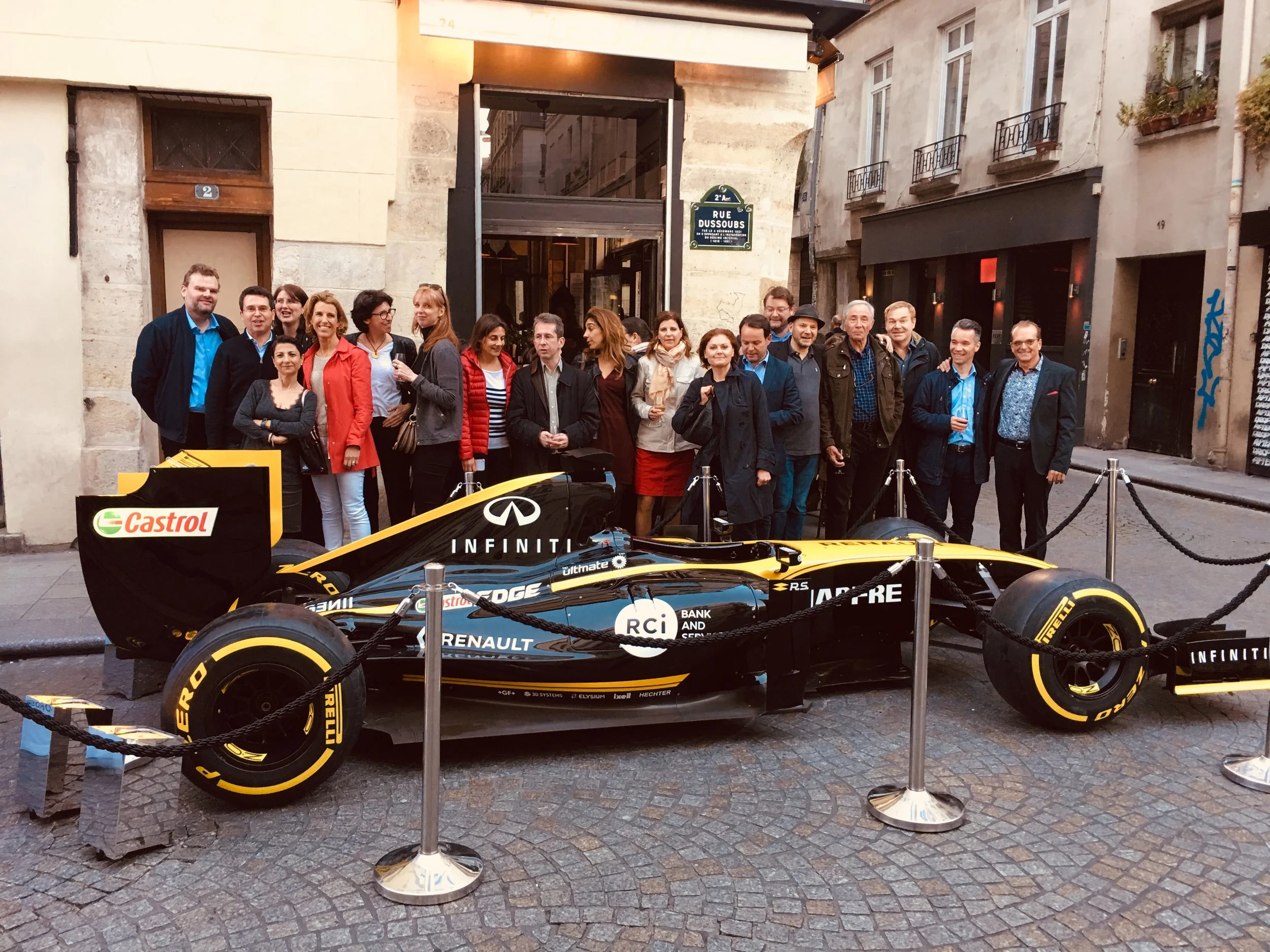  A reunion in Paris with a Formula 1 race car 