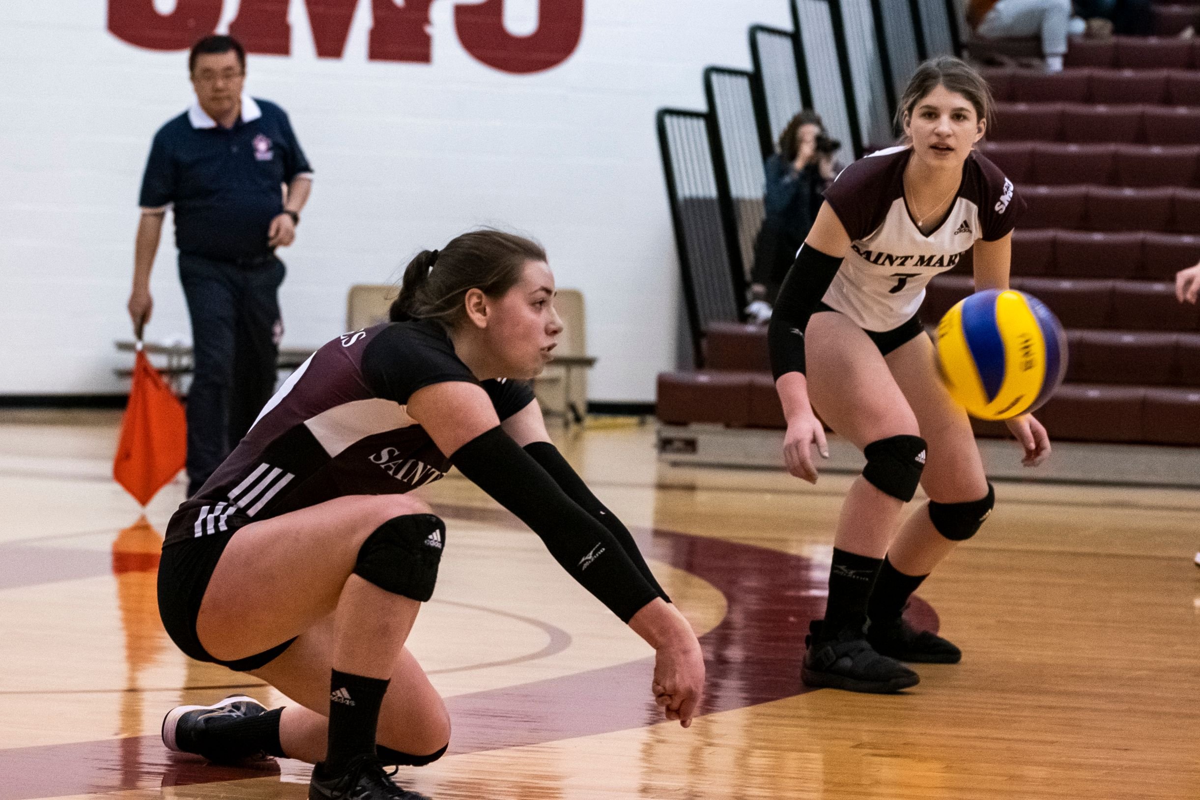 Huskies volleyball online