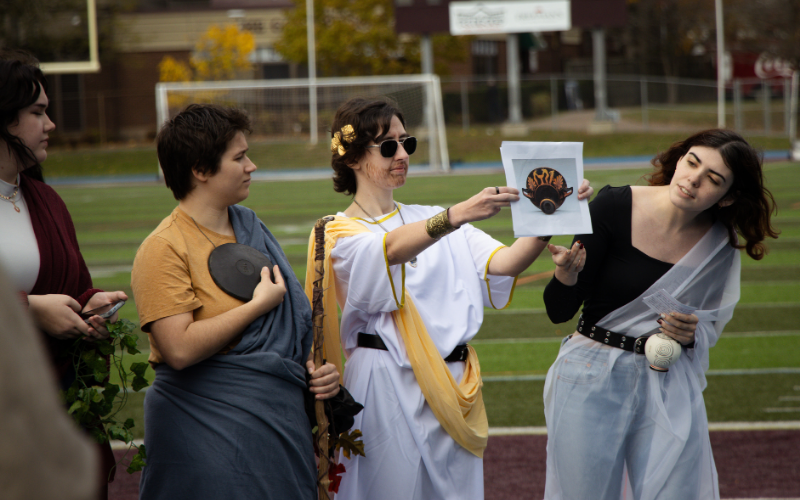  Students in Sveva Savelli’s ‘Sport and Leisure in the Ancient World’ course held a demonstration on the Huskies field 