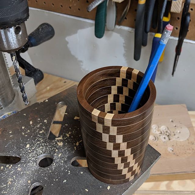 Finally finished and looking good. It has its flaws, but that was fun to make.

#woodworking #turning #woodturning #maple #walnut #cup #pencilcup #contrast