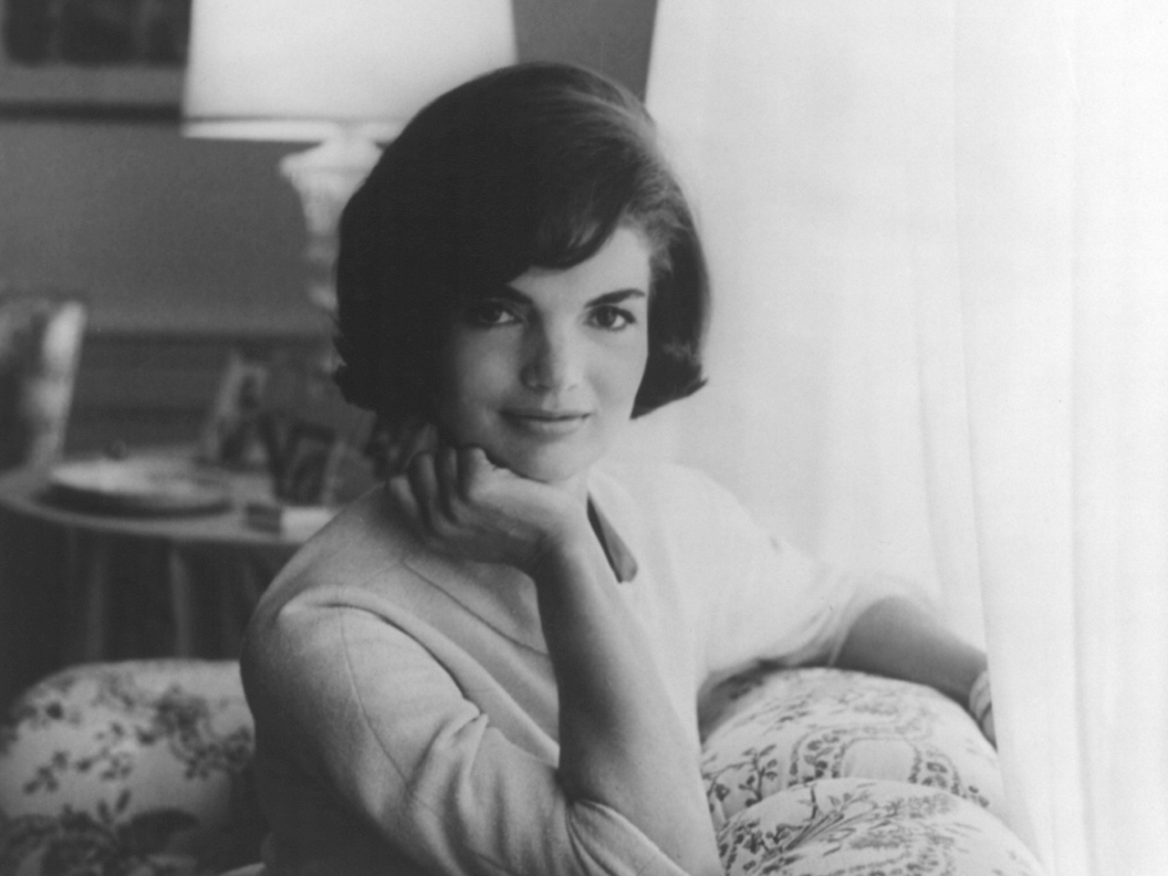 Beauty Lessons We Learned From Jackie Kennedy